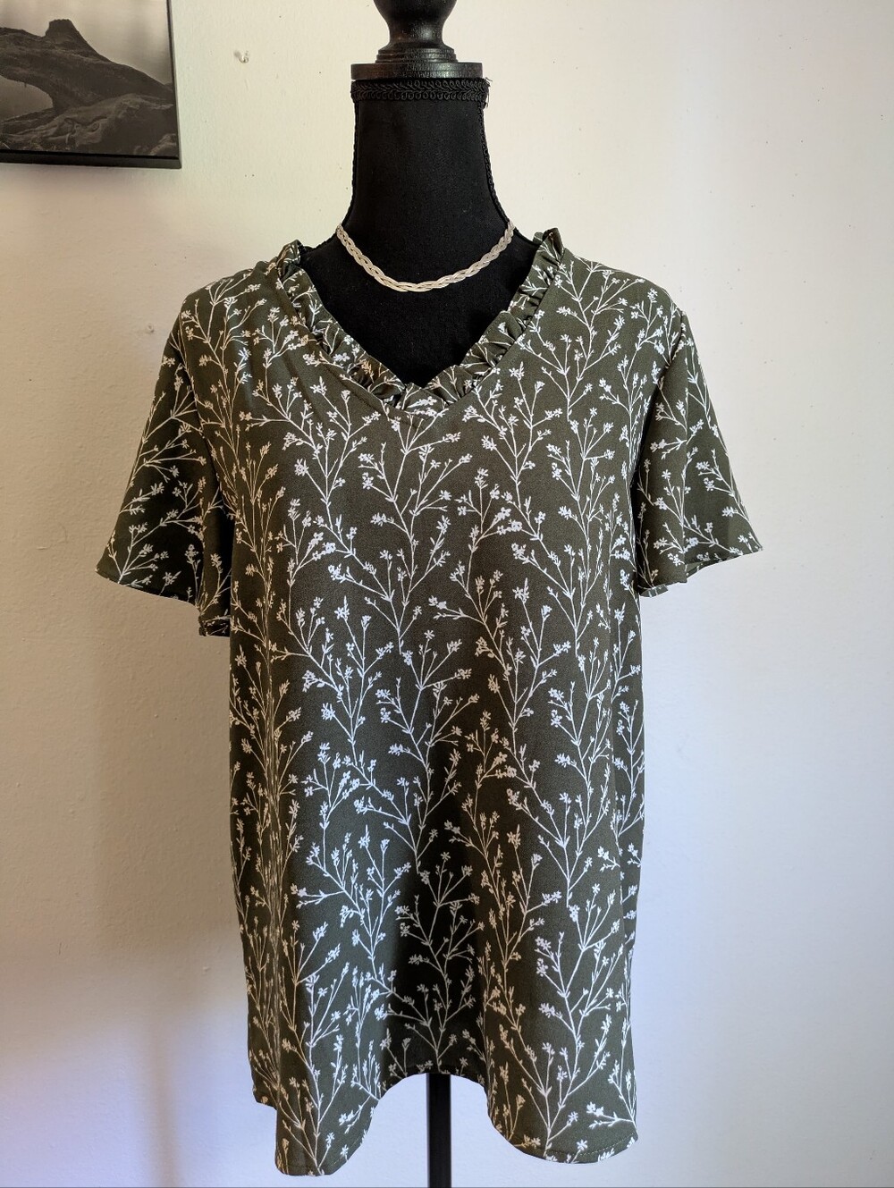 41 Hawthorn Olive Green Floral Ruffle Sleeve Blouse Size L NWT